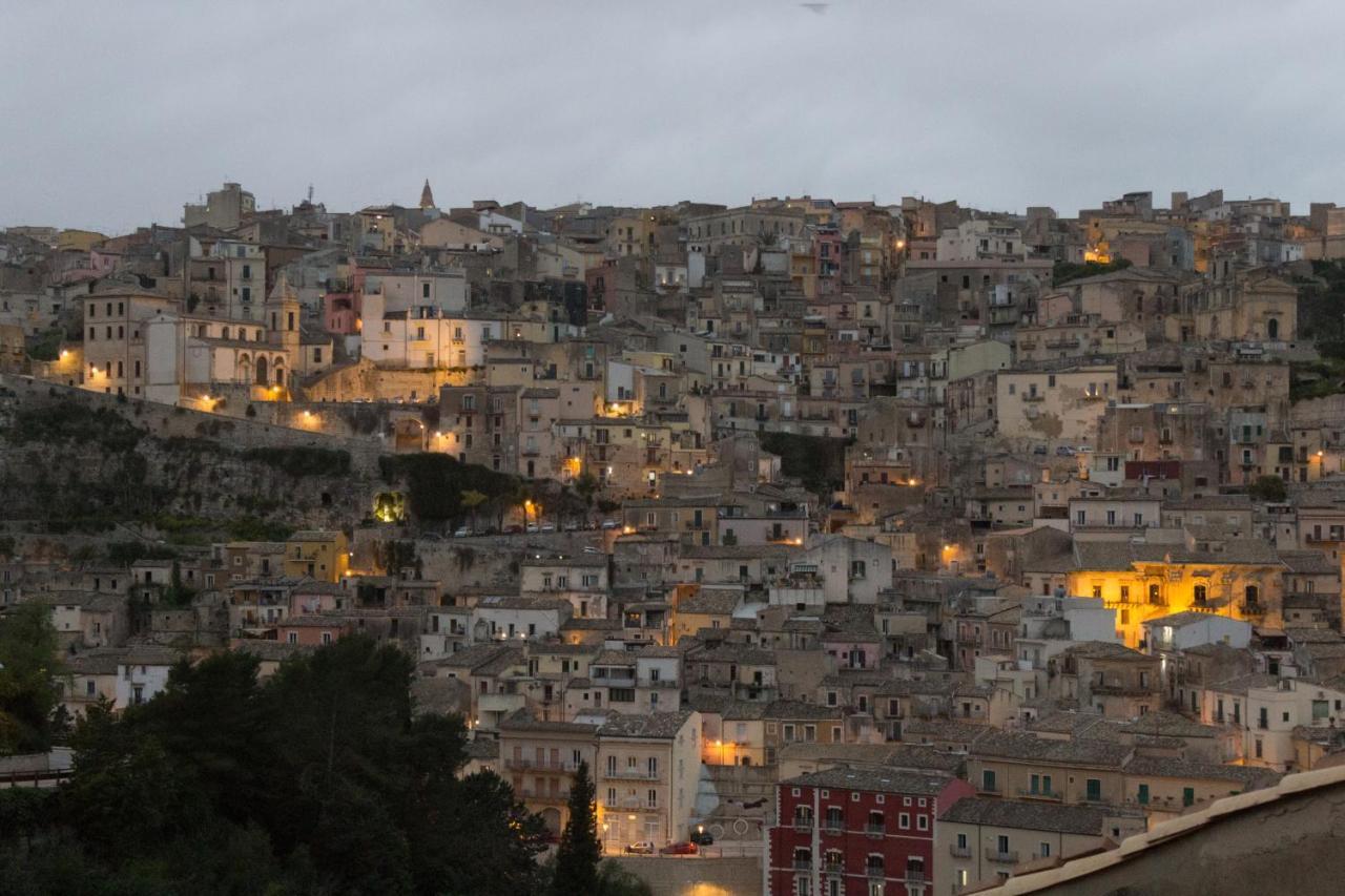 Oikos - Ragusa Ibla Luaran gambar