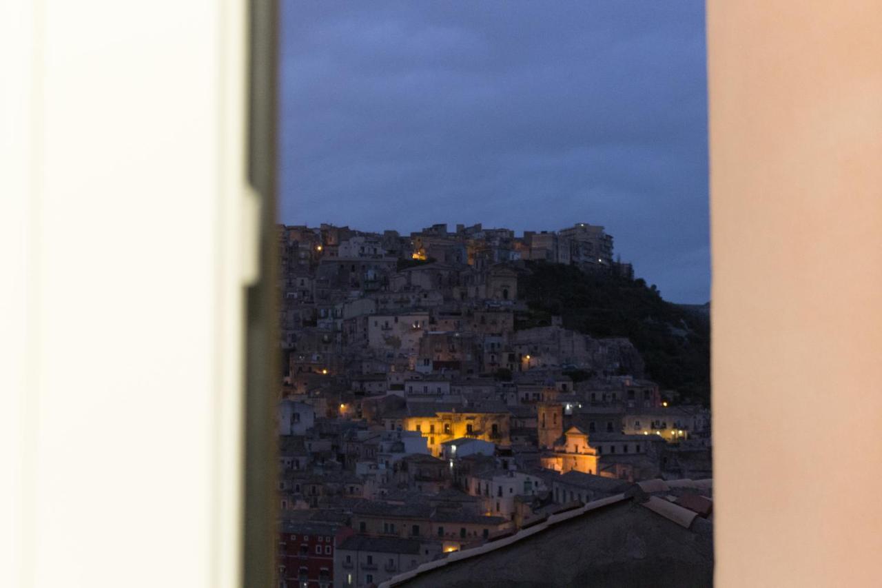 Oikos - Ragusa Ibla Luaran gambar